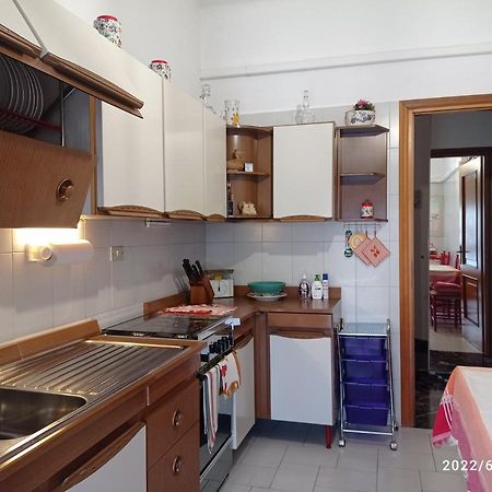 Down Town Emily Apartment Специя Екстериор снимка