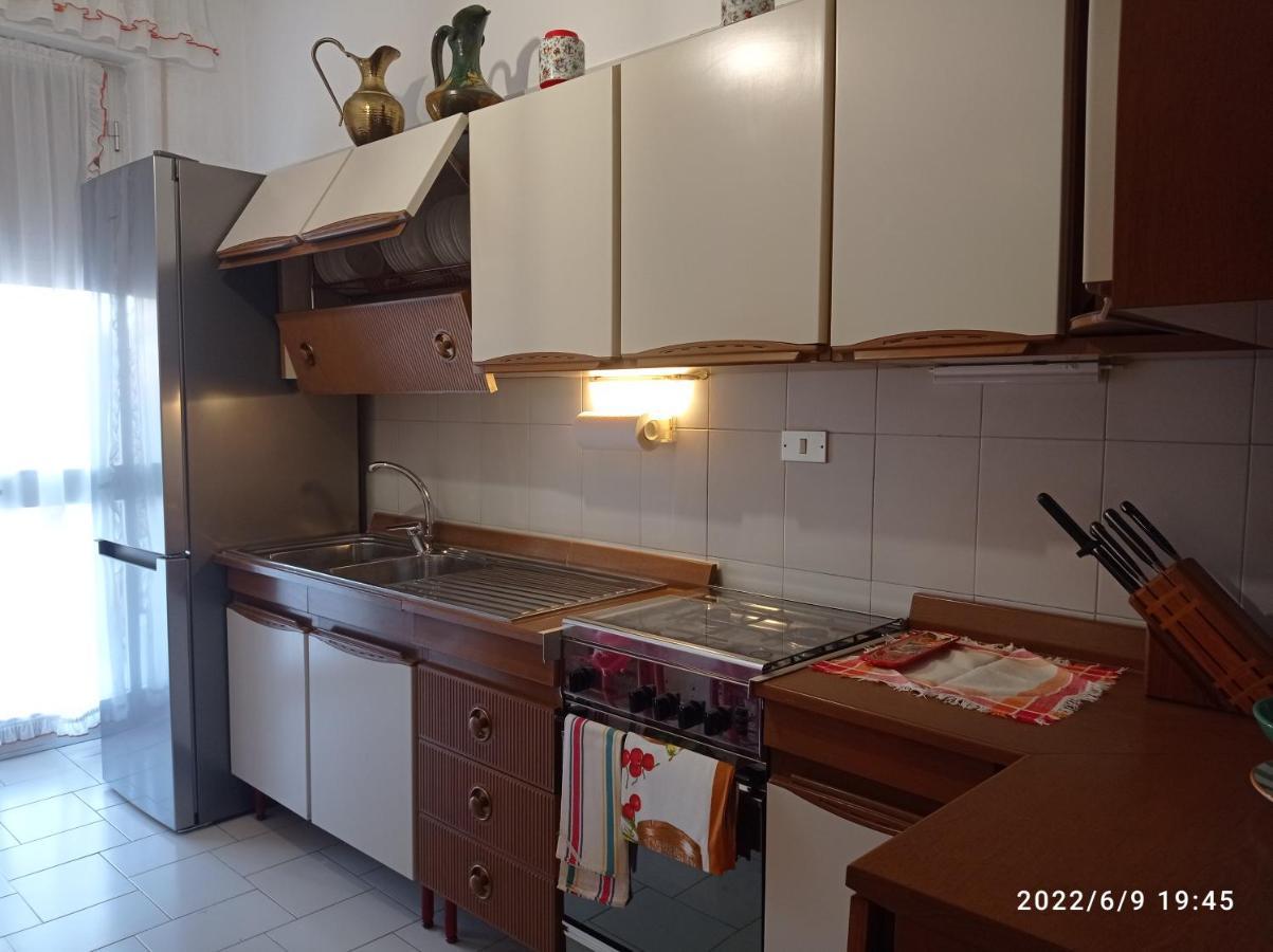 Down Town Emily Apartment Специя Екстериор снимка