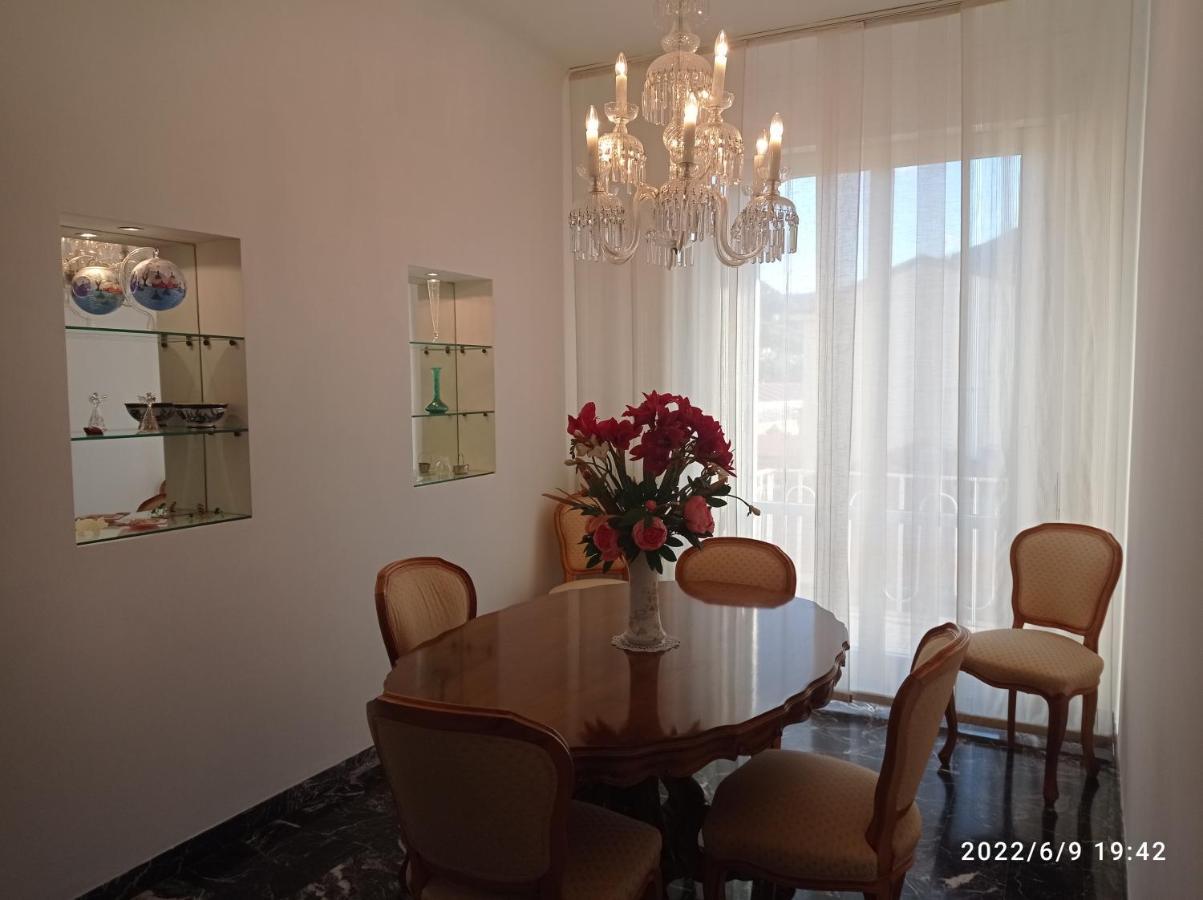Down Town Emily Apartment Специя Екстериор снимка