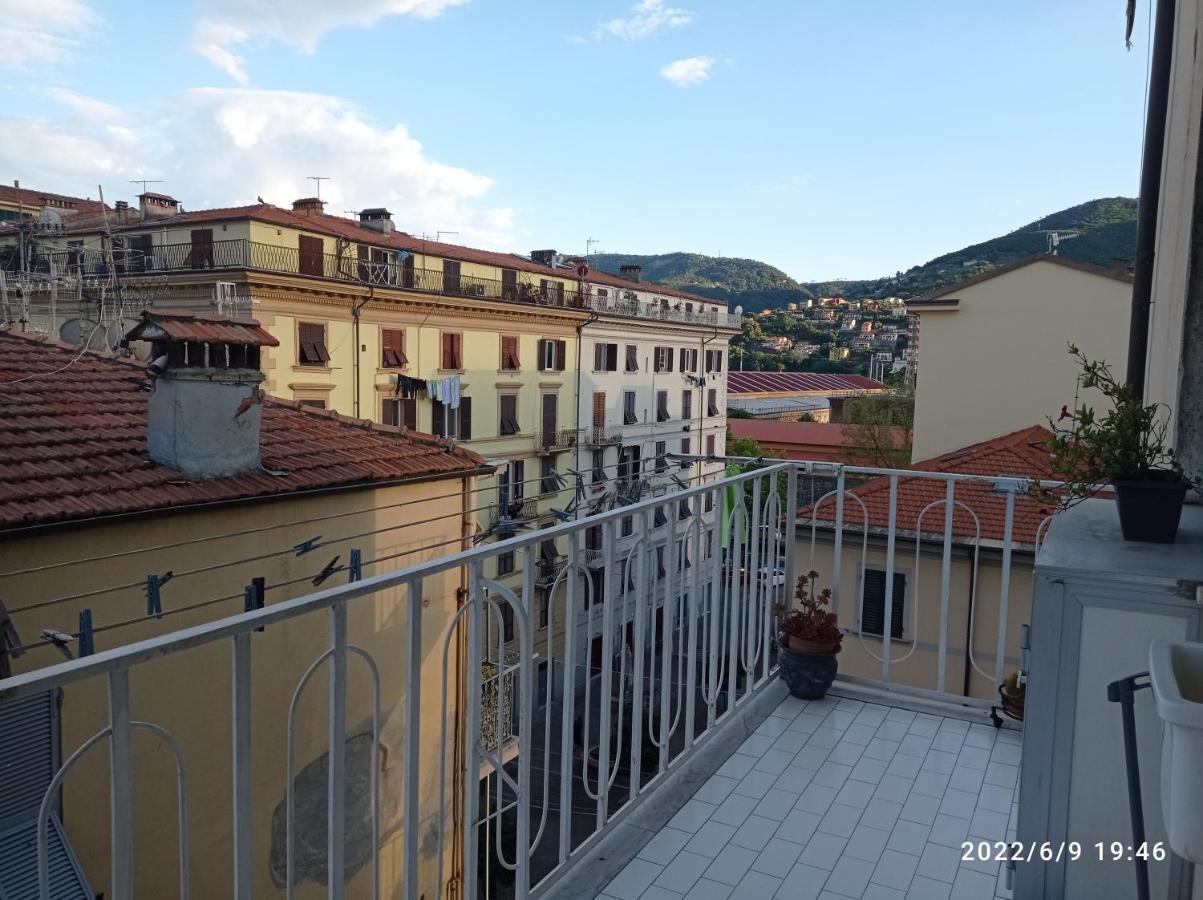 Down Town Emily Apartment Специя Екстериор снимка